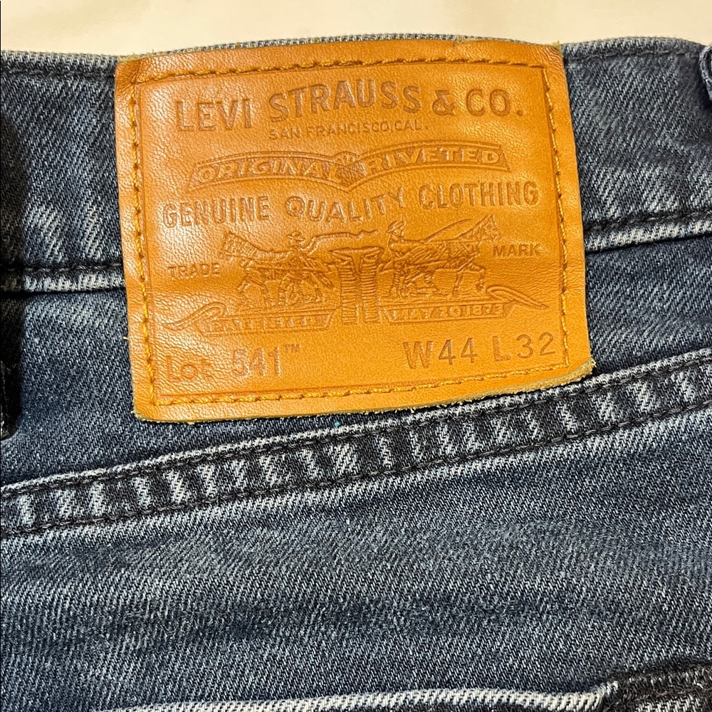 Levi's Men's Dark Blue Relaxed Jeans